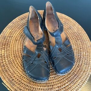 Stylish Black Leather Sandals for Women